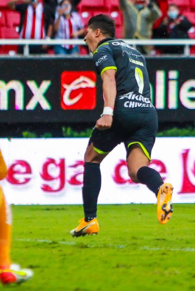Liga MX: arbitraje “salva” a Vucetich y Chivas gana con penal sobre la hora ante el Necaxa