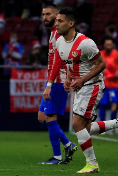 Radamel Falcao volvió a ser ovacionado por la afición del Atlético de Madrid, ahora como rival.