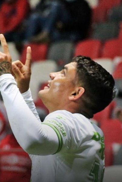 Gabriel Fernández después de anotar el gol del triunfo sobre Toluca
