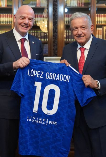 AMLO recibió al presidente de la FIFA, Gianni Infantino en Palacio Nacional.