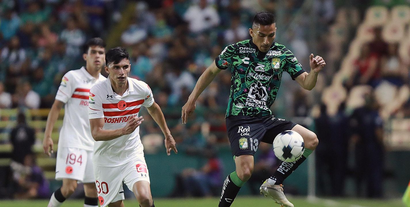 Jugadores de León y Toluca, partido de fin de semana