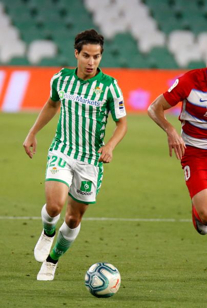 Diego Lainez estaría cerca de regresar al América de la Liga MX.