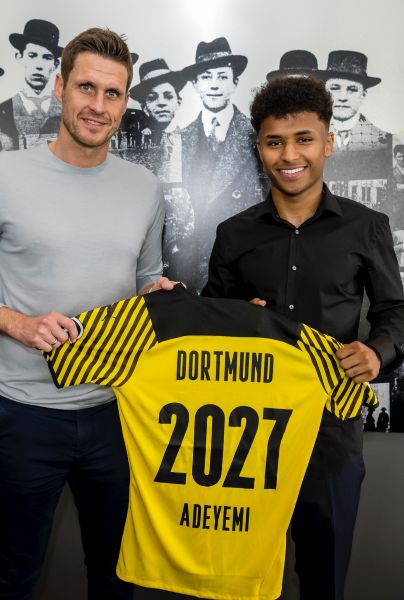 Karim Adeyemi es nuevo jugador del Borussia Dortmund en sustitución de Erling Haaland.