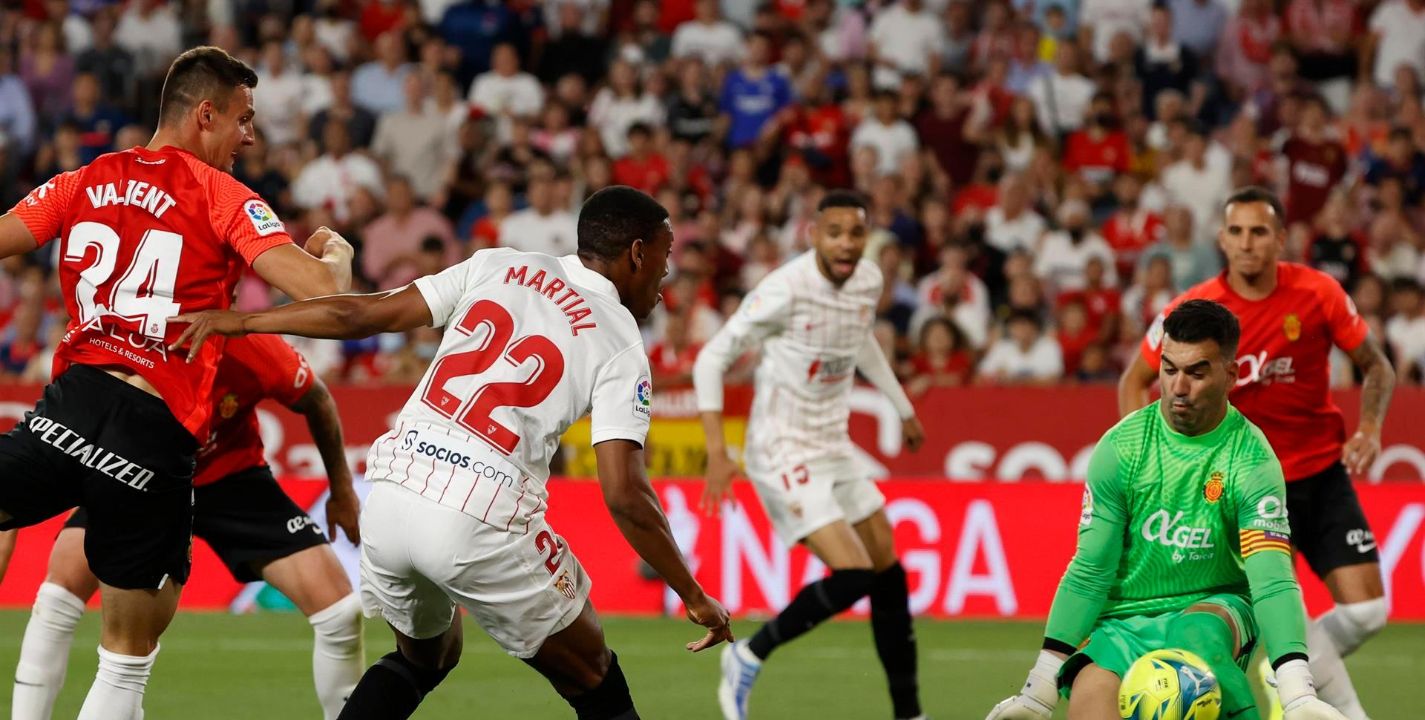 Imagen del partido entre Sevilla y Mallorca