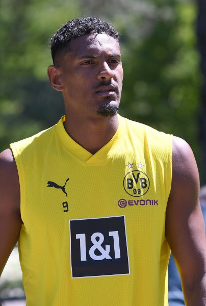 Sebastian Haller fue diagnosticado con cáncer testicular, confirmó el Borussia Dortmund.