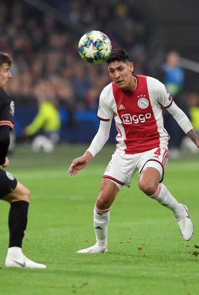 Edson Álvarez estaría a un paso de salir del Ajax hacia un grande de Alemania. (Twitter)